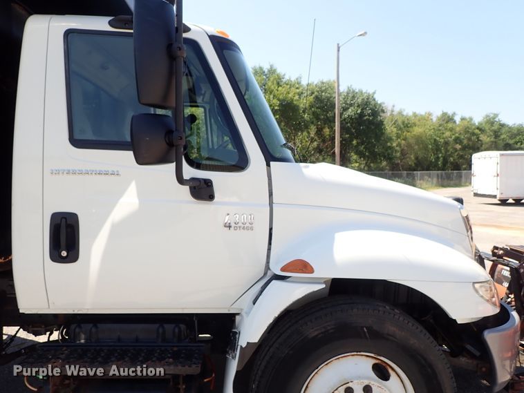 image for item DC1401 2006 International 4300 dump truck