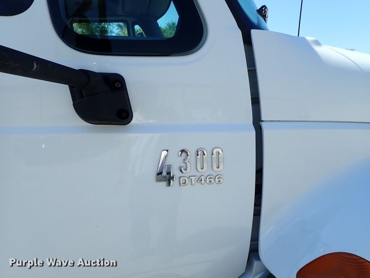 image for item DC1401 2006 International 4300 dump truck