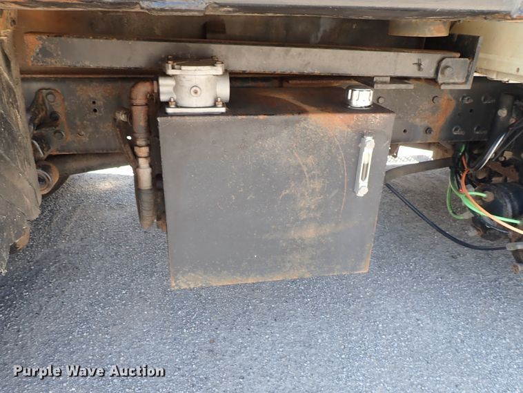 image for item DC1401 2006 International 4300 dump truck