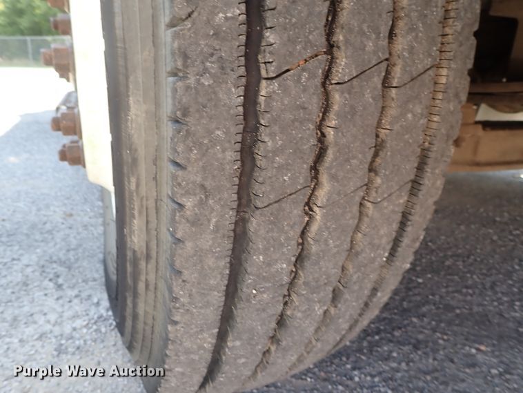 image for item DC1401 2006 International 4300 dump truck