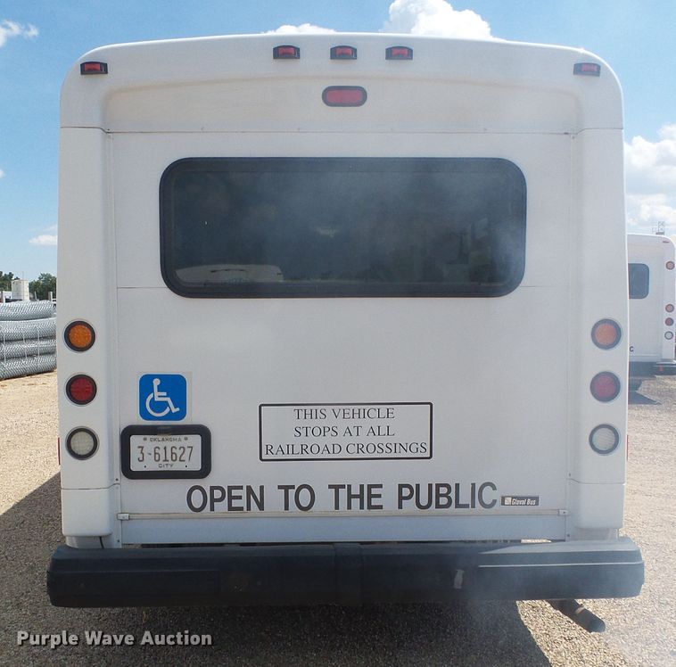 image for item DC5030 2006 Ford Econoline E450 Super Duty shuttle bus