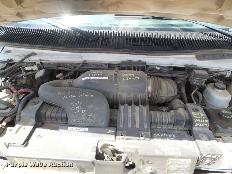 image for item DC5030 2006 Ford Econoline E450 Super Duty shuttle bus