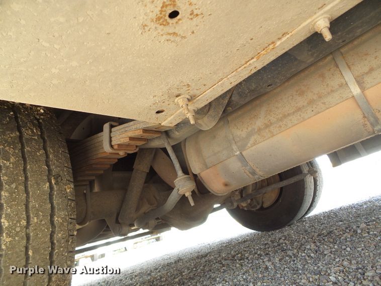 image for item DC5030 2006 Ford Econoline E450 Super Duty shuttle bus