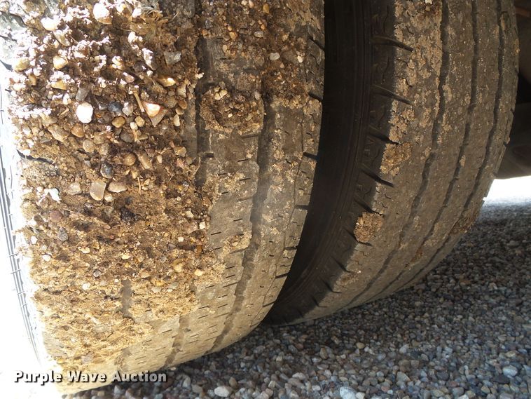 image for item DC5030 2006 Ford Econoline E450 Super Duty shuttle bus