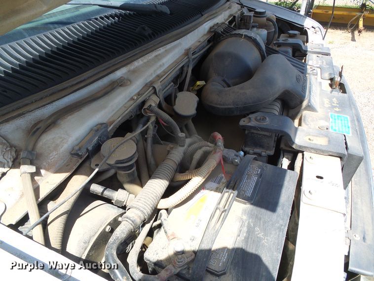 image for item DC5031 2006 Ford Econoline E450 Super Duty shuttle bus