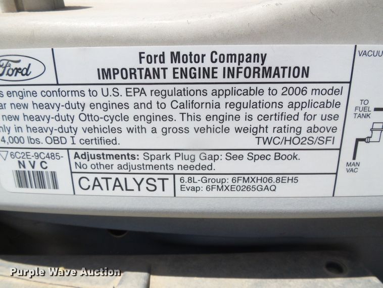 image for item DC5031 2006 Ford Econoline E450 Super Duty shuttle bus