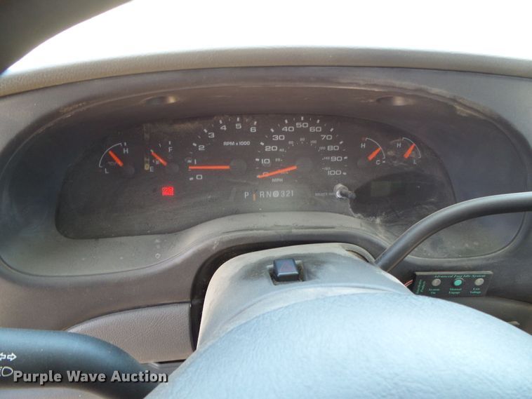 image for item DC5031 2006 Ford Econoline E450 Super Duty shuttle bus