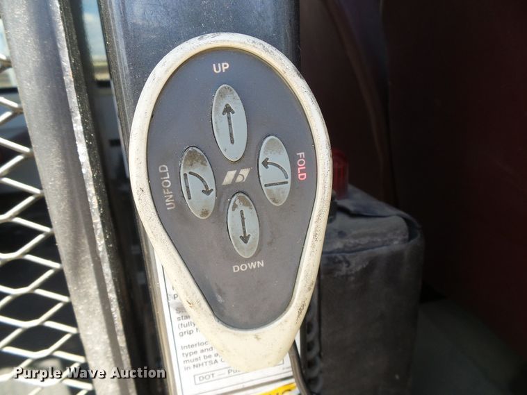 image for item DC5031 2006 Ford Econoline E450 Super Duty shuttle bus