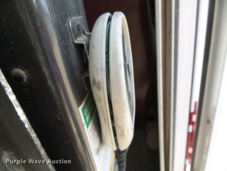 image for item DC5031 2006 Ford Econoline E450 Super Duty shuttle bus