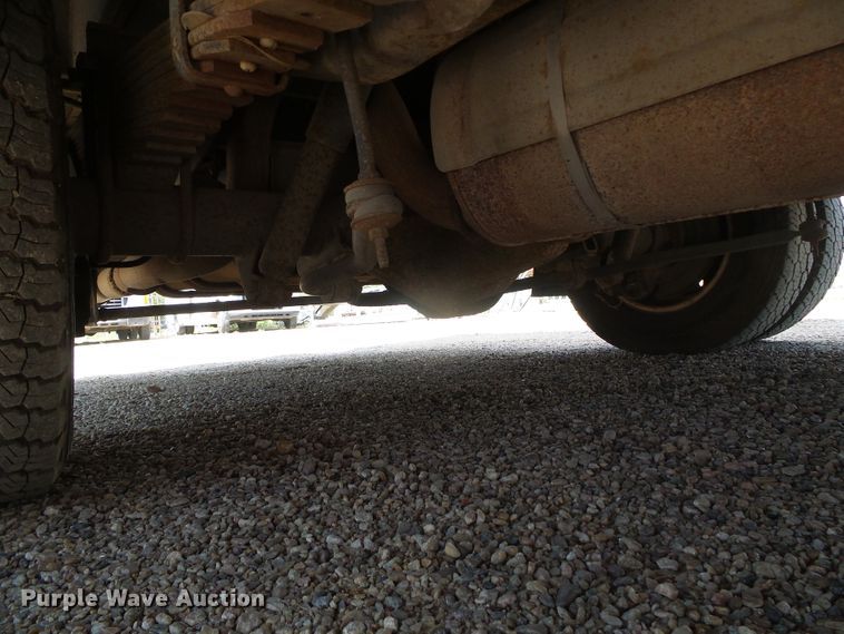 image for item DC5031 2006 Ford Econoline E450 Super Duty shuttle bus