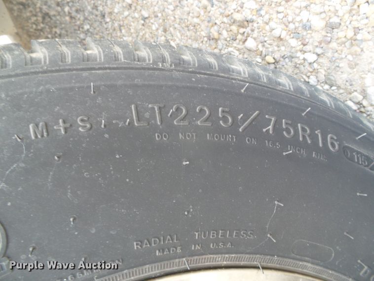 image for item DC5031 2006 Ford Econoline E450 Super Duty shuttle bus