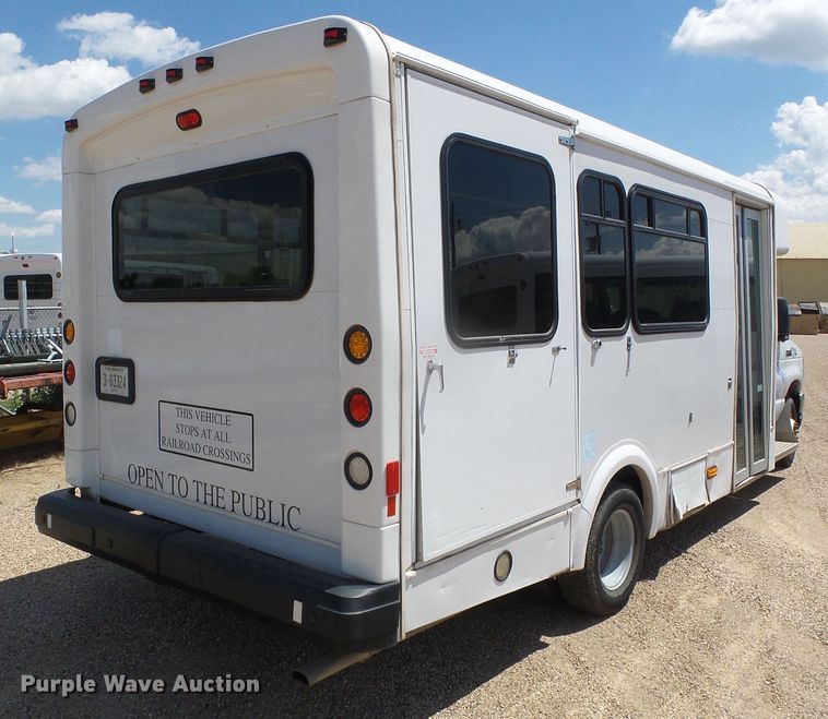 image for item DC5032 2008 Ford Econoline E450 Super Duty shuttle bus
