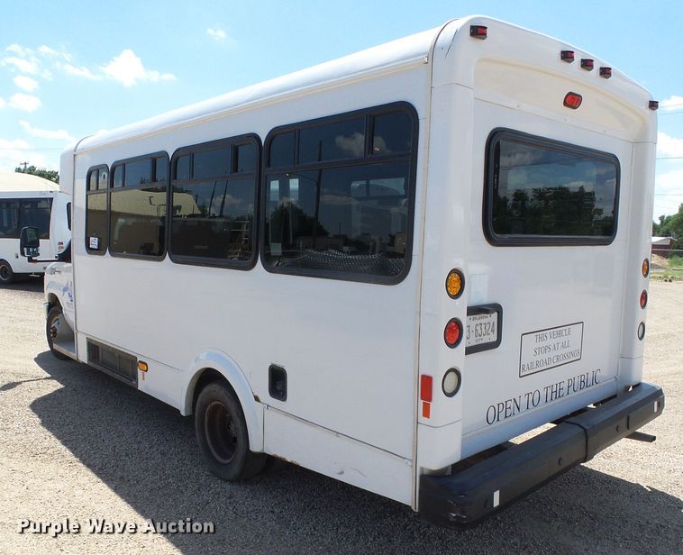 image for item DC5032 2008 Ford Econoline E450 Super Duty shuttle bus