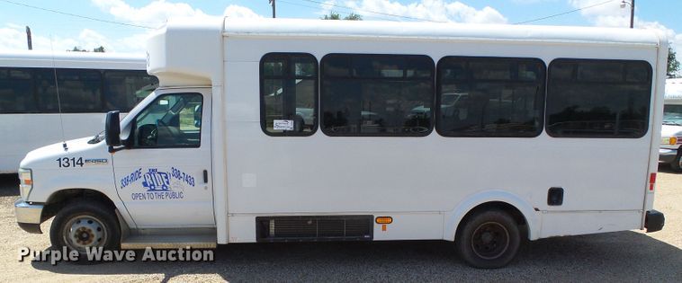 image for item DC5032 2008 Ford Econoline E450 Super Duty shuttle bus