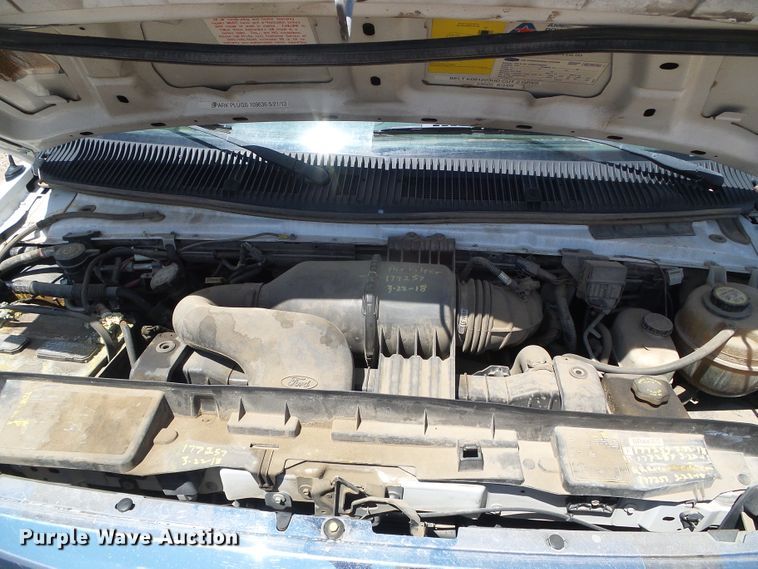 image for item DC5032 2008 Ford Econoline E450 Super Duty shuttle bus