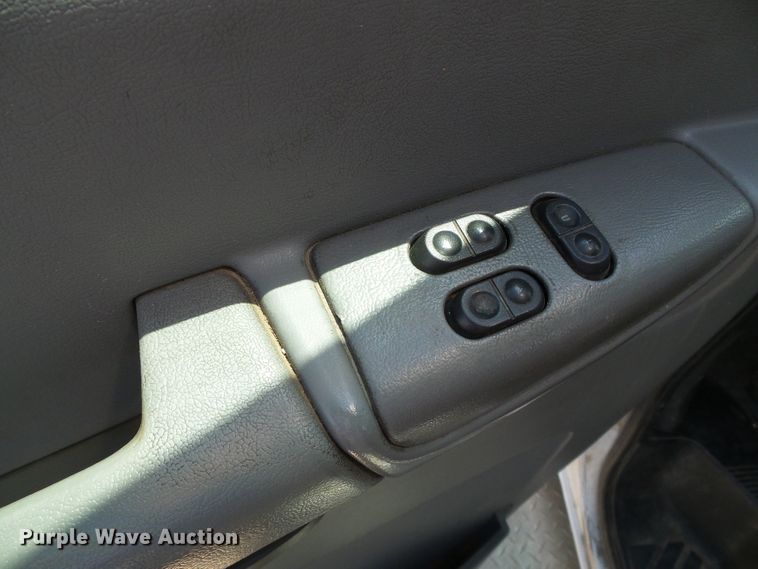 image for item DC5032 2008 Ford Econoline E450 Super Duty shuttle bus