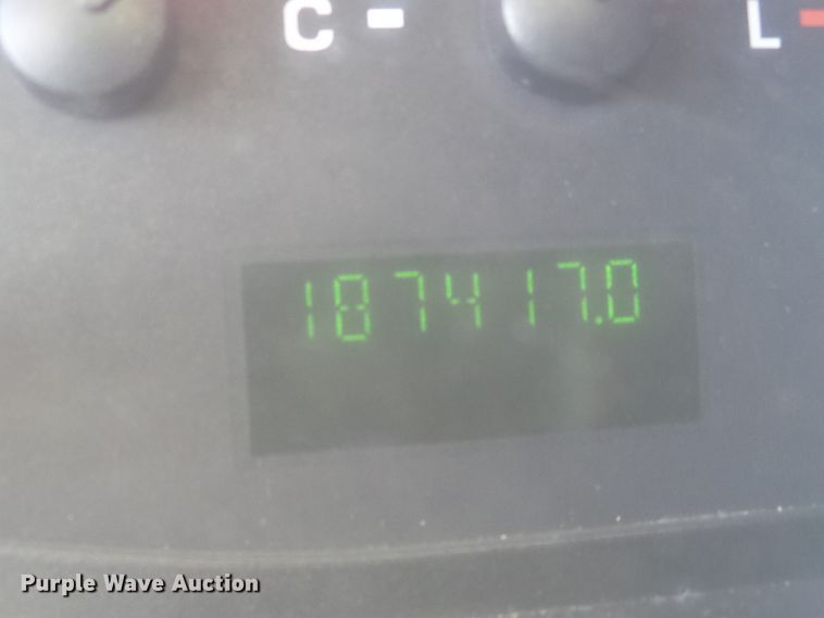 image for item DC5032 2008 Ford Econoline E450 Super Duty shuttle bus