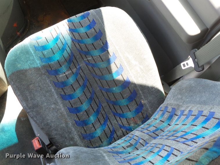 image for item DC5032 2008 Ford Econoline E450 Super Duty shuttle bus