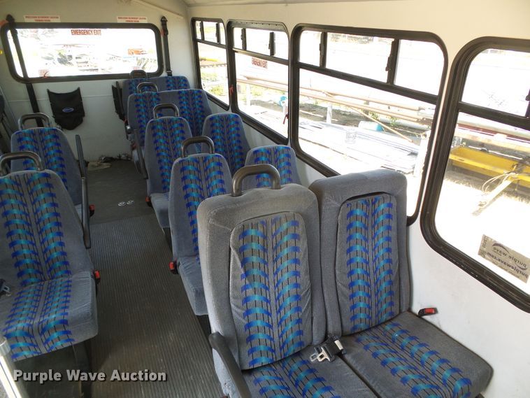 image for item DC5032 2008 Ford Econoline E450 Super Duty shuttle bus