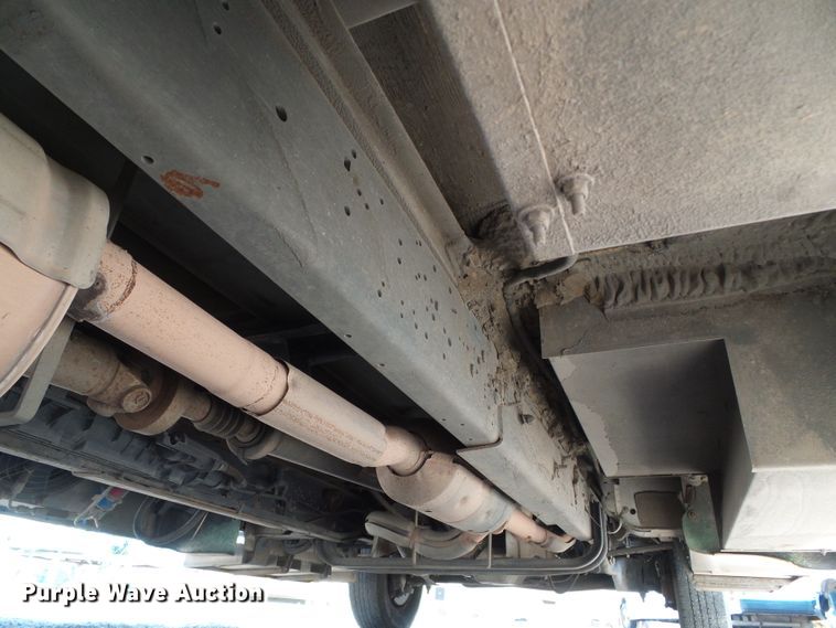 image for item DC5032 2008 Ford Econoline E450 Super Duty shuttle bus