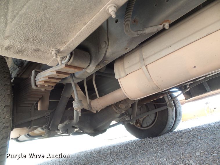 image for item DC5032 2008 Ford Econoline E450 Super Duty shuttle bus