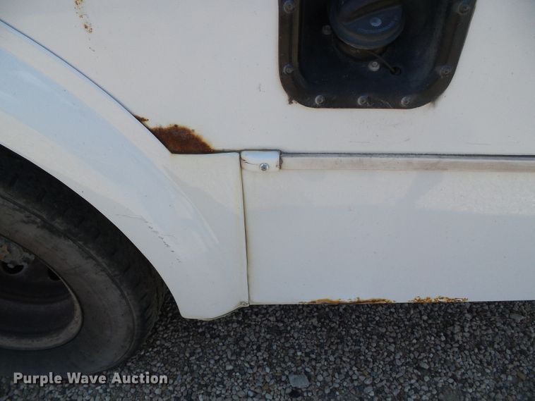 image for item DC5032 2008 Ford Econoline E450 Super Duty shuttle bus