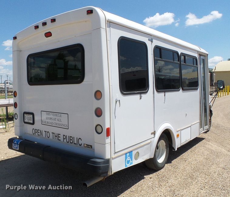 image for item DC5033 2006 Ford E350 Super Duty shuttle bus