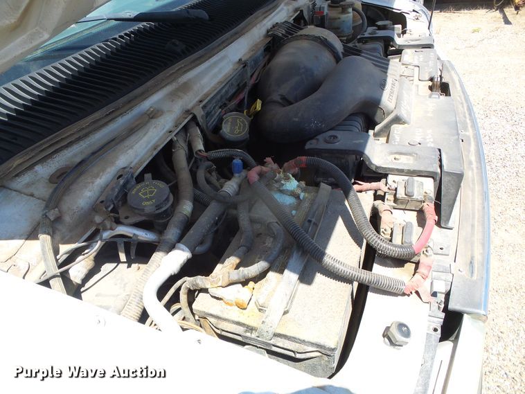 image for item DC5033 2006 Ford E350 Super Duty shuttle bus