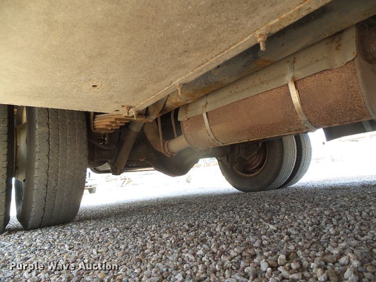 image for item DC5033 2006 Ford E350 Super Duty shuttle bus