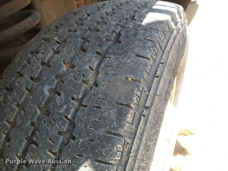 image for item DC5033 2006 Ford E350 Super Duty shuttle bus