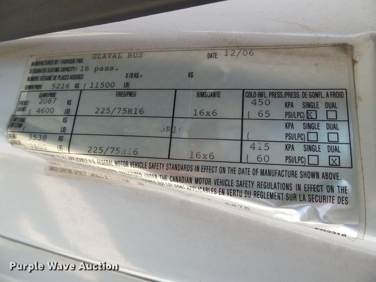 image for item DC5033 2006 Ford E350 Super Duty shuttle bus