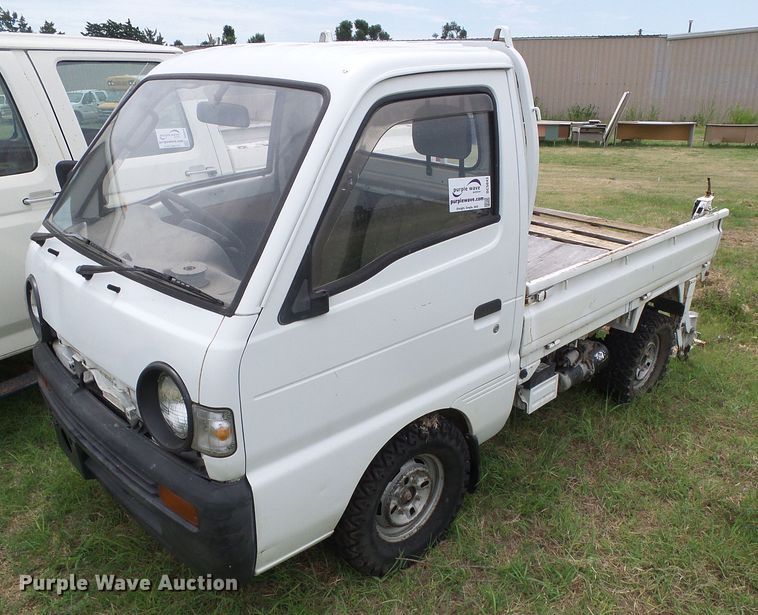 image for item DC5043 2001 Suzuki V-DD51B mini truck