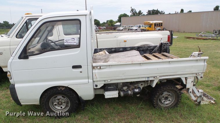 image for item DC5043 2001 Suzuki V-DD51B mini truck