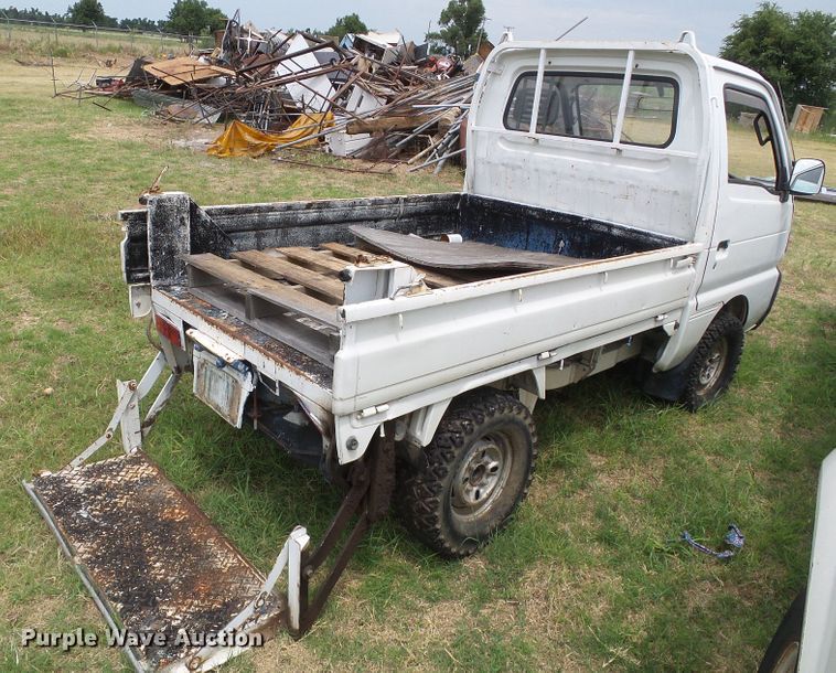 image for item DC5043 2001 Suzuki V-DD51B mini truck