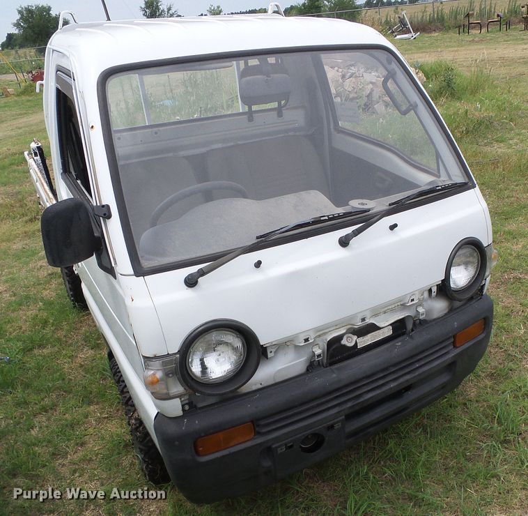 image for item DC5043 2001 Suzuki V-DD51B mini truck
