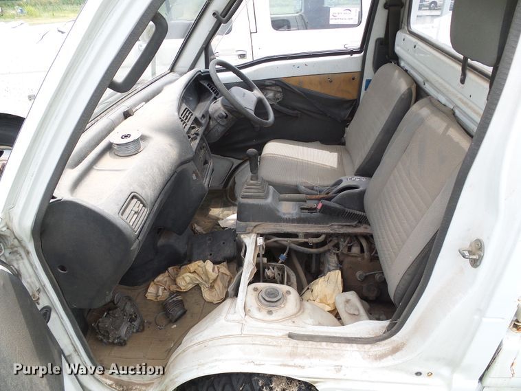 image for item DC5043 2001 Suzuki V-DD51B mini truck