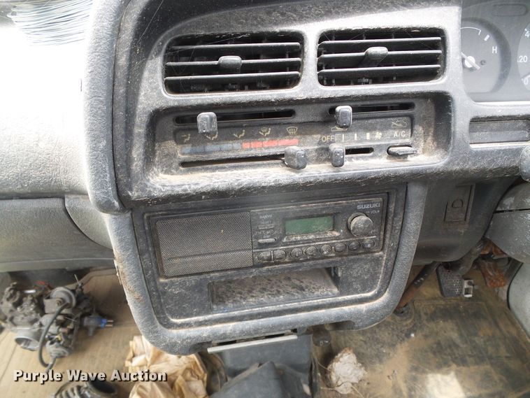 image for item DC5043 2001 Suzuki V-DD51B mini truck