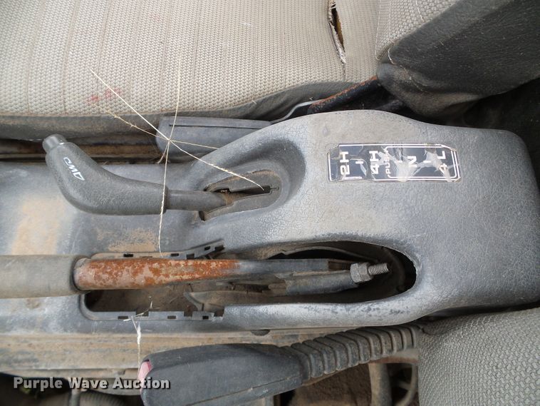 image for item DC5043 2001 Suzuki V-DD51B mini truck