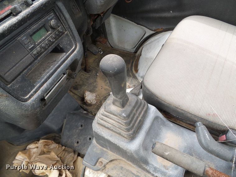 image for item DC5043 2001 Suzuki V-DD51B mini truck