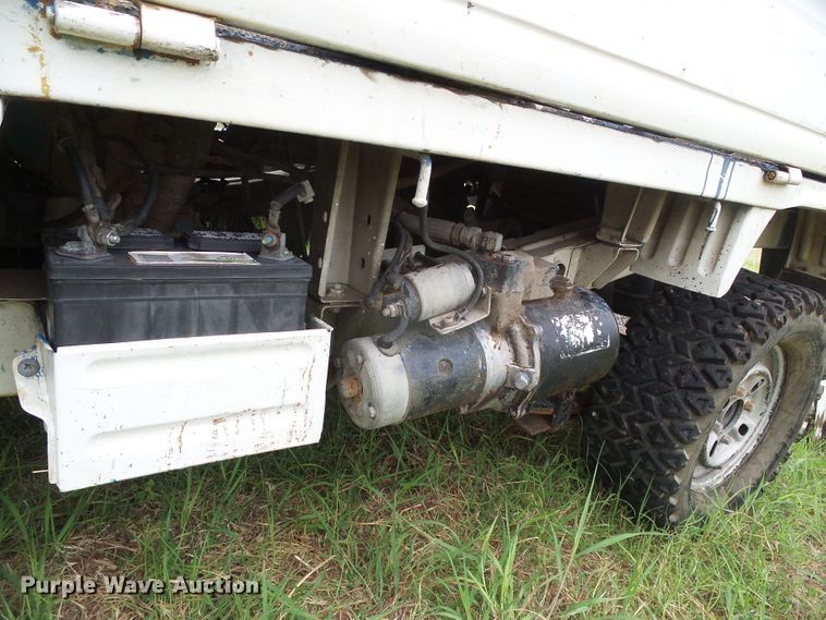 image for item DC5043 2001 Suzuki V-DD51B mini truck