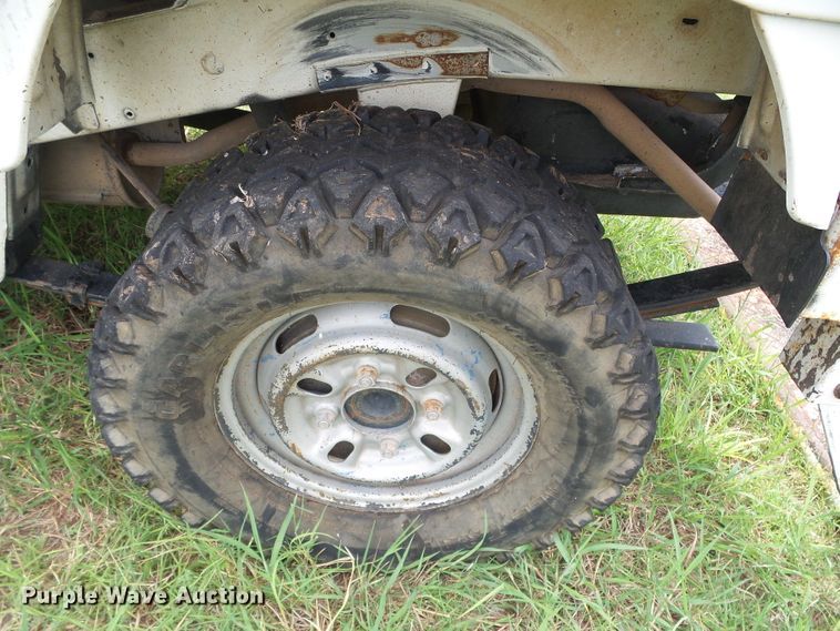 image for item DC5043 2001 Suzuki V-DD51B mini truck