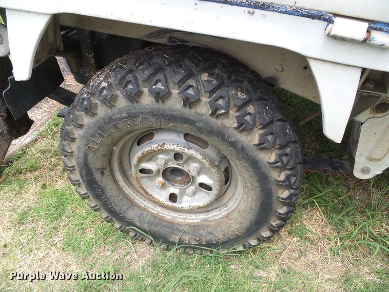 image for item DC5043 2001 Suzuki V-DD51B mini truck