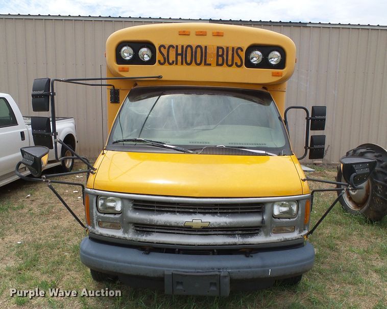 image for item DC5046 1999 Chevrolet Express 3500 school bus