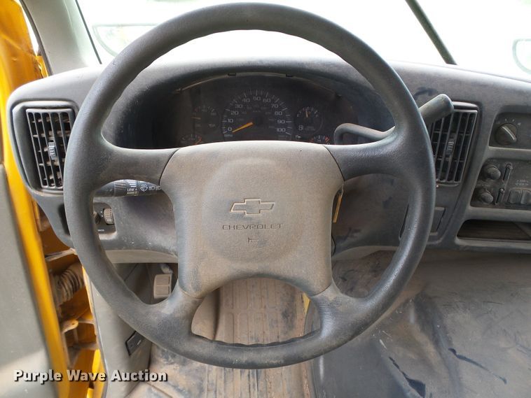 image for item DC5046 1999 Chevrolet Express 3500 school bus