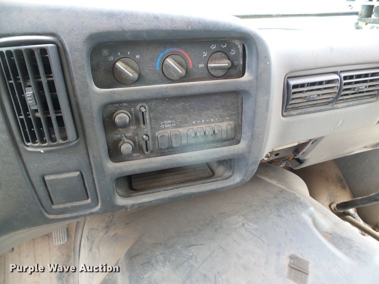 image for item DC5046 1999 Chevrolet Express 3500 school bus