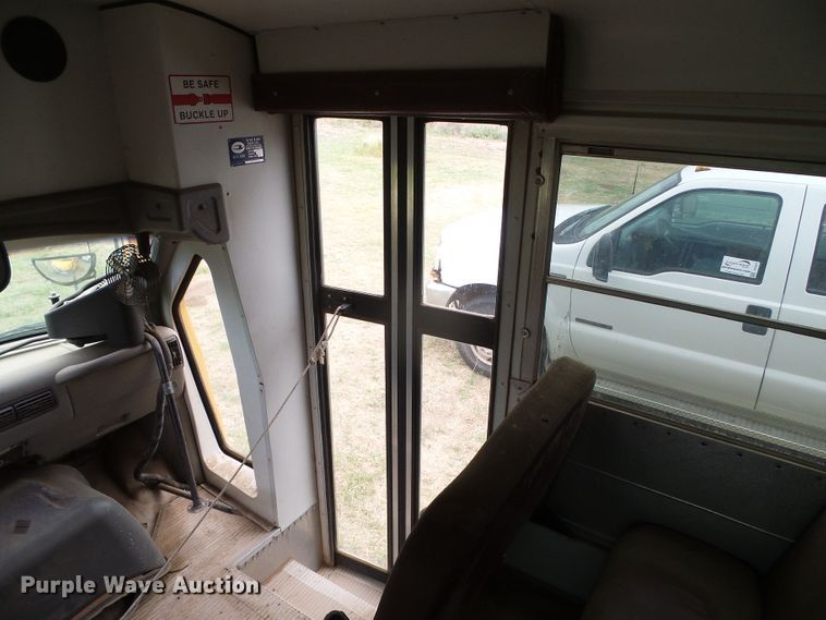 image for item DC5046 1999 Chevrolet Express 3500 school bus