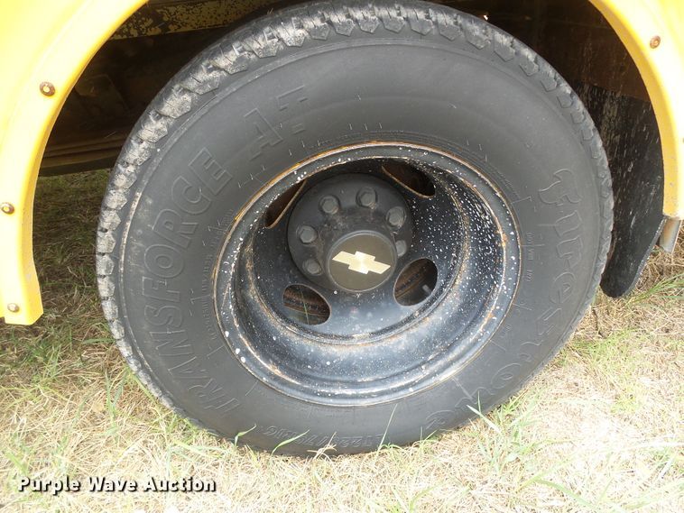 image for item DC5046 1999 Chevrolet Express 3500 school bus