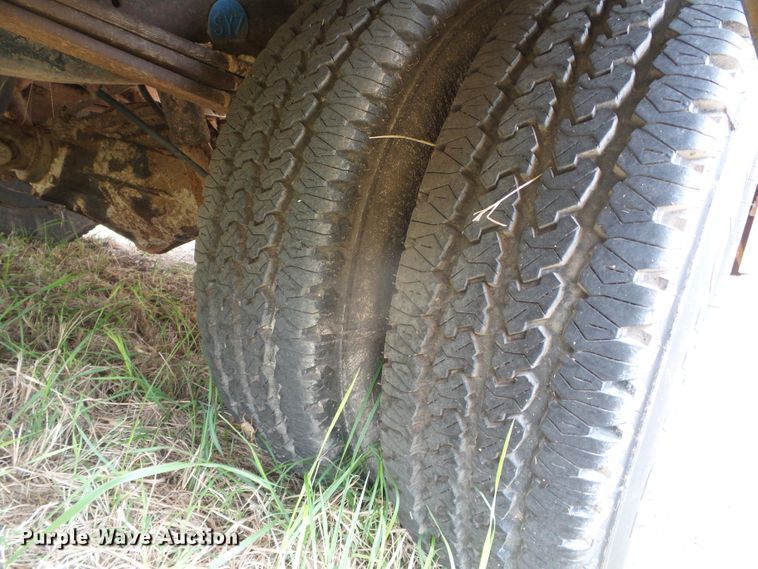 image for item DC5046 1999 Chevrolet Express 3500 school bus