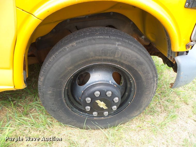 image for item DC5046 1999 Chevrolet Express 3500 school bus