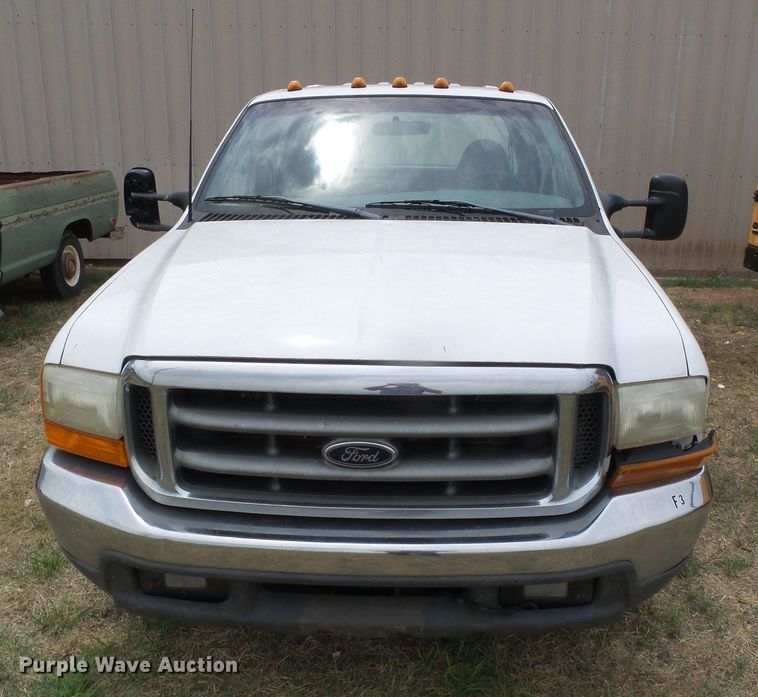 image for item DC5047 1999 Ford F350 Super Duty Crew Cab pickup truck